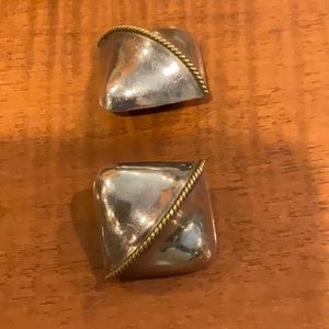 Sterling silver vintage earrings. Clip on.